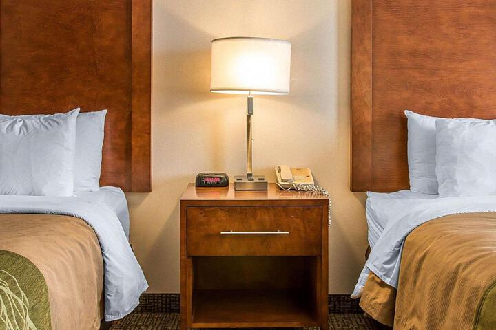 Standard King Bed Accessible (6 of 7)