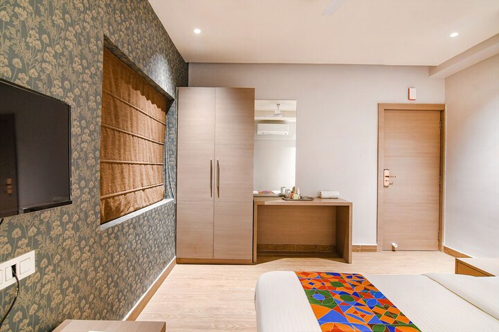 Room 28 of 36
