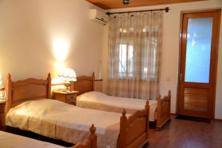 Room 9 of 43