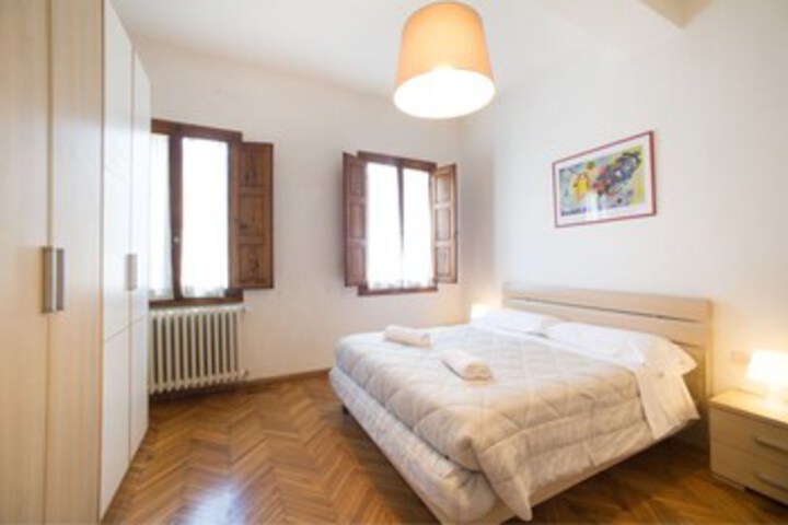 Room 9 of 10