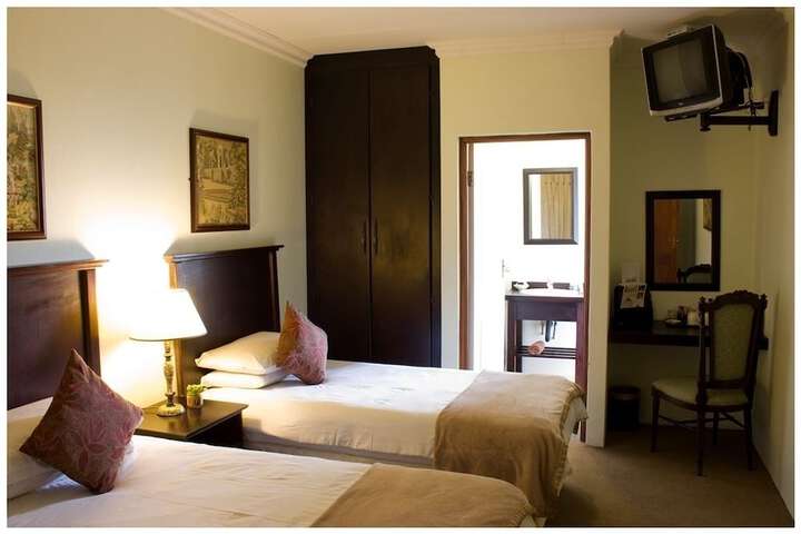 Room 4 of 37
