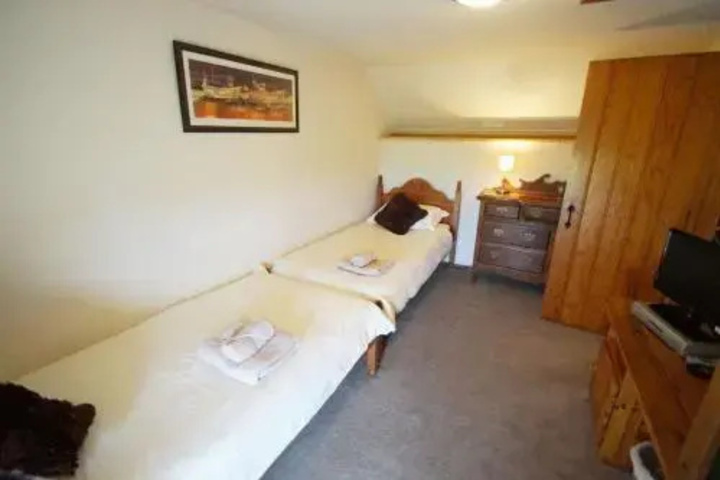 Room 2 of 12