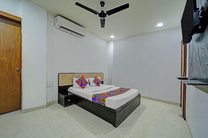 Room 16 of 28