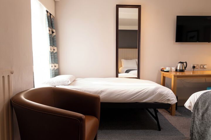 Room 13 of 40