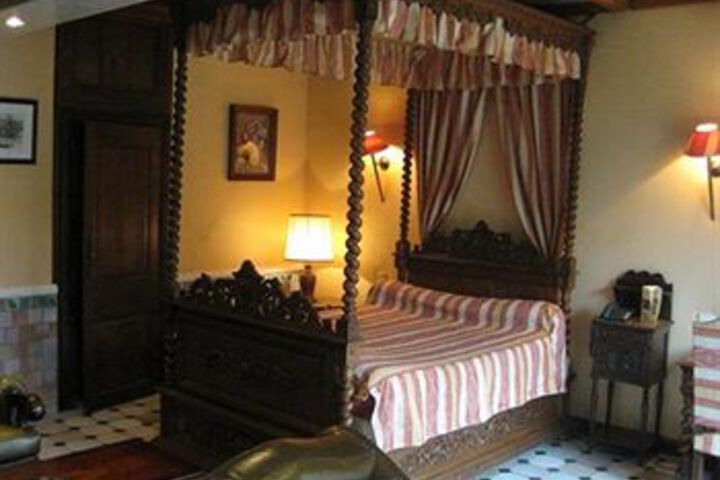 Room 42 of 60
