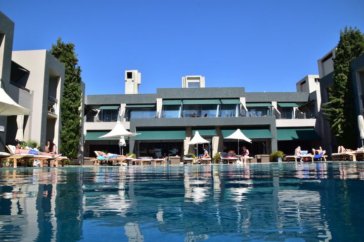 Hotel Entry