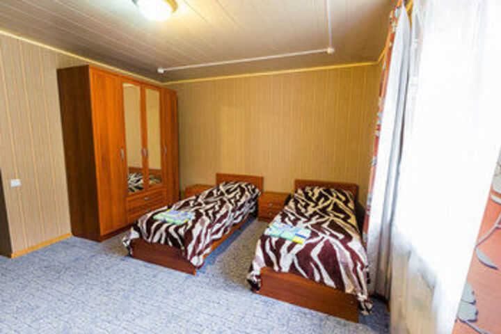 Room 11 of 18