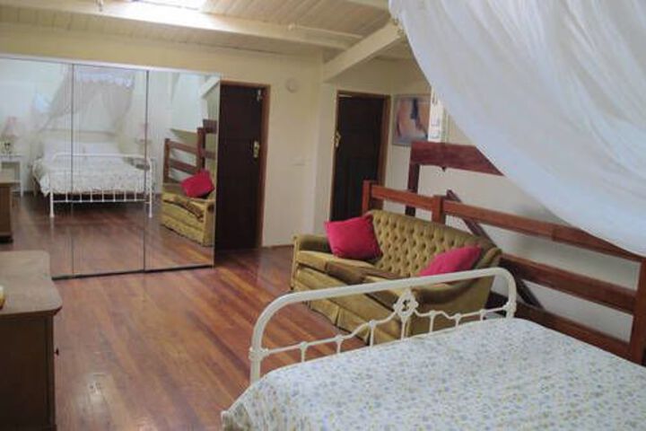 Room 3 of 10