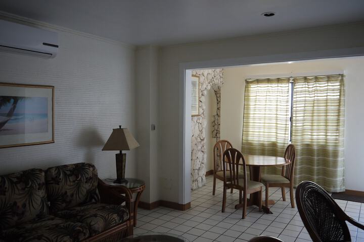 Room 6 of 32