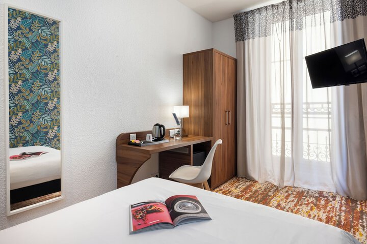 Room 45 of 115
