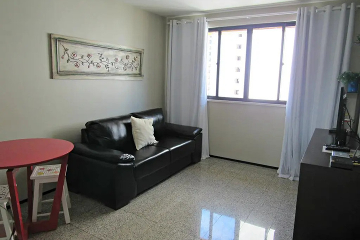 Room 8 of 10