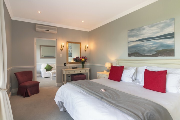 Room 27 of 204