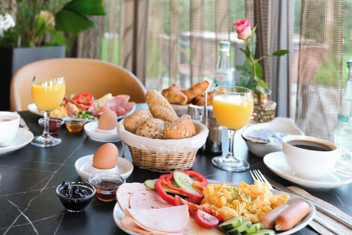 Breakfast/Coffee Service 72 of 88