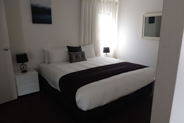 Room 13 of 99