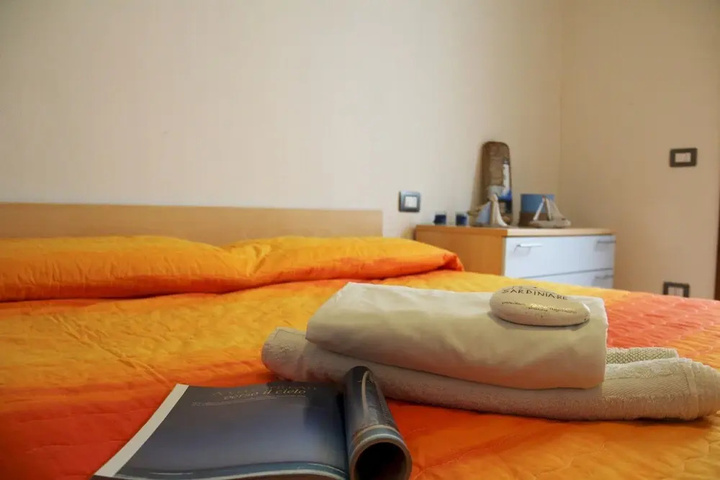 Room 2 of 12