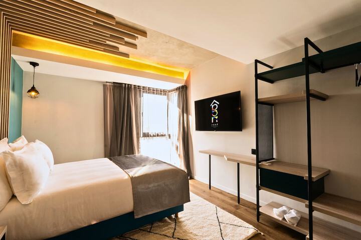 Room 26 of 76