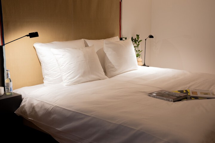 Room 16 of 44