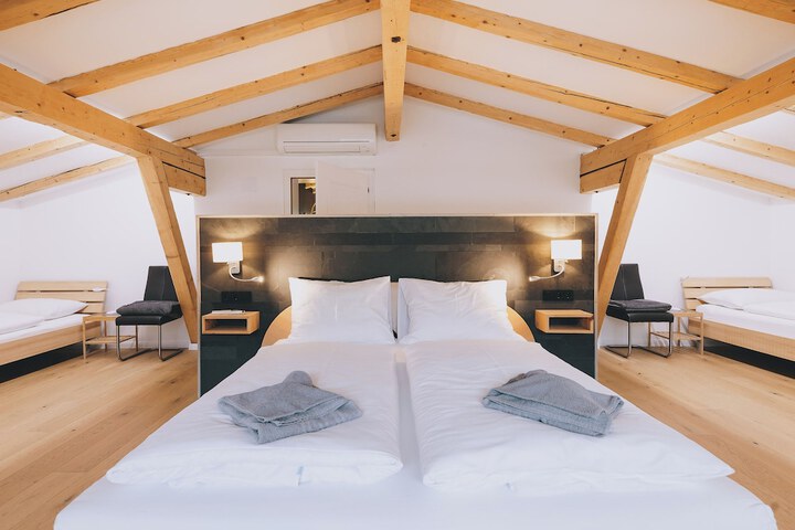 Room 3 of 43