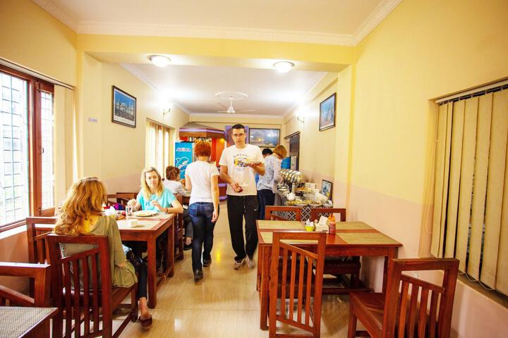 Dining 3 of 64