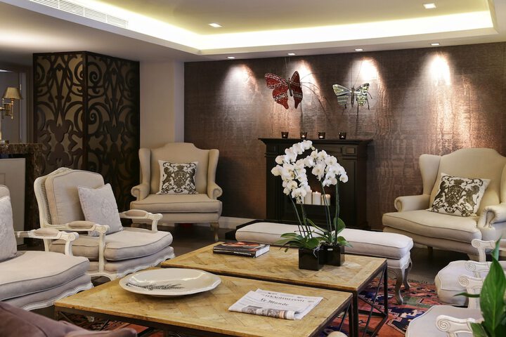 Hotel Lobby