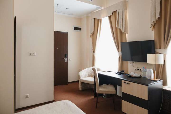 Room 9 of 60