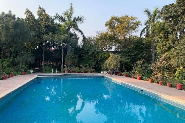 Pools & Facilities