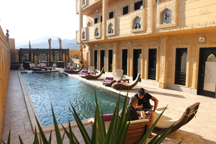 Hotel Exterior 80 of 97