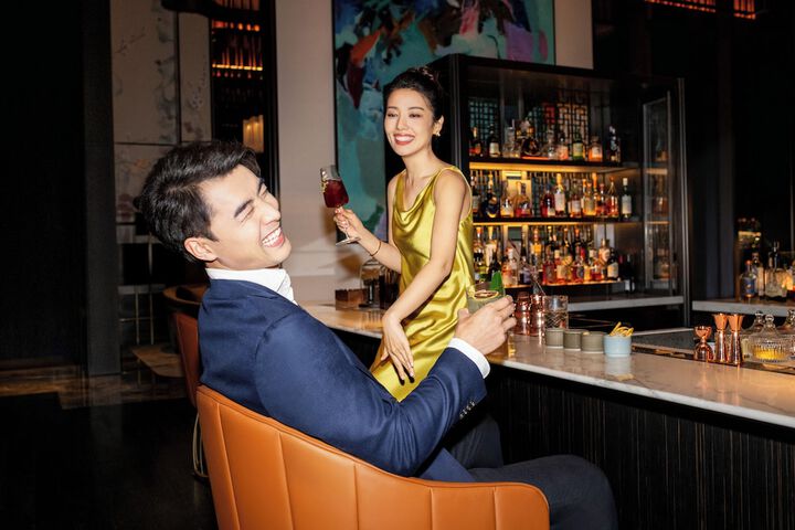 Lobby lounge