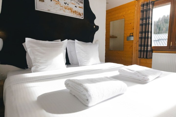 Room 16 of 38