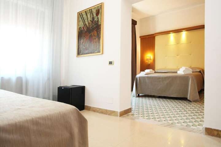 Room 13 of 27