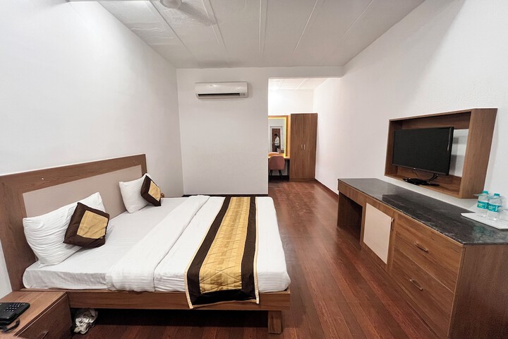 Room 10 of 55