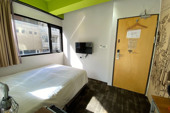 Room 63 of 108