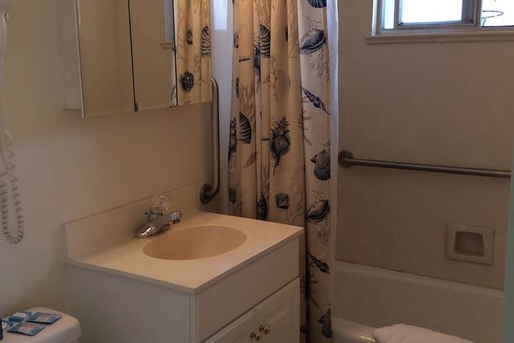Room 106 of 125
