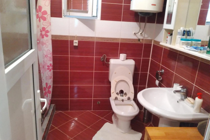Room 7 of 13