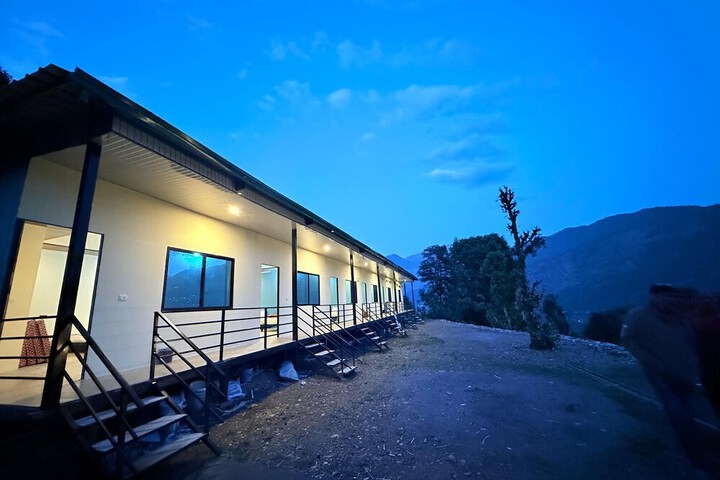 Hotel 11 of 12