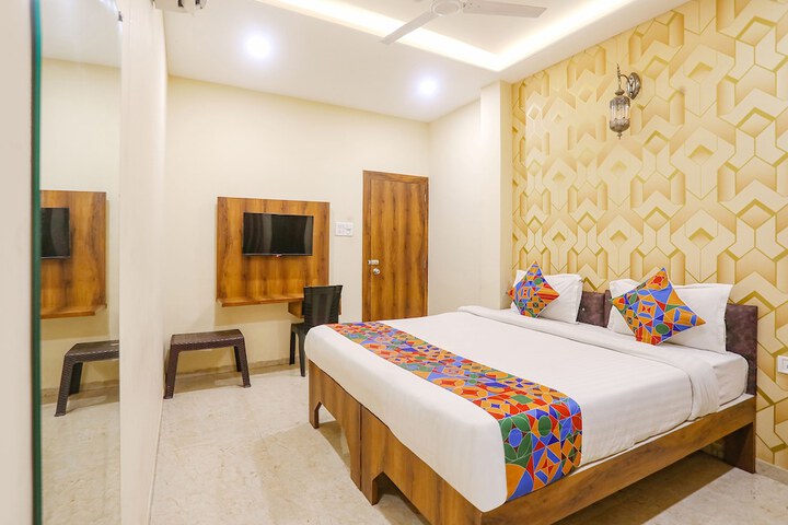 Room 8 of 27