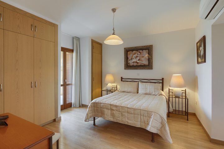 Room 10 of 146