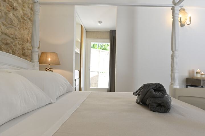 Room 30 of 114