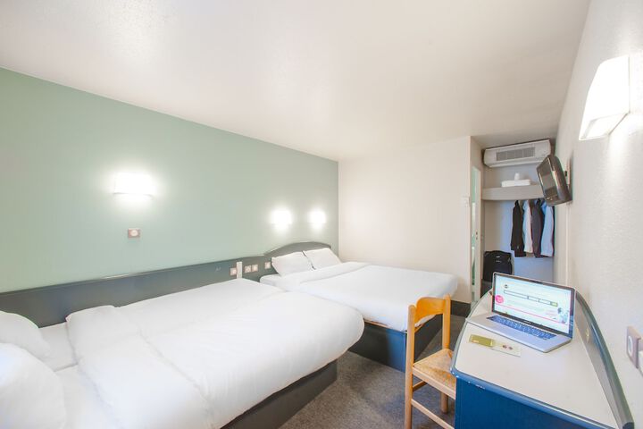 Room 5 of 37