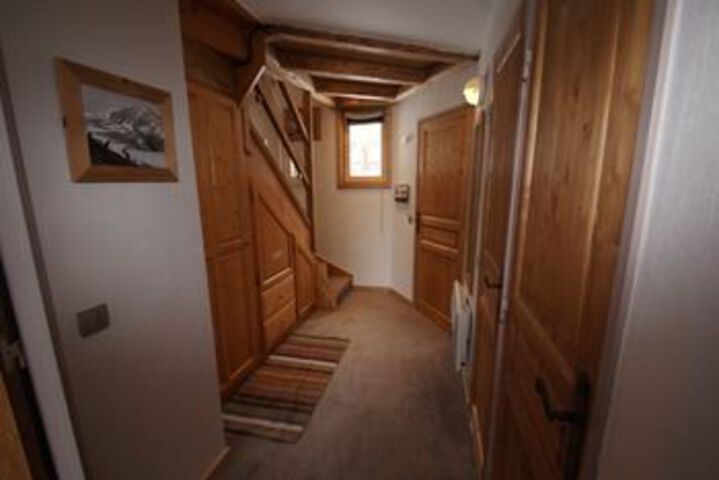 Room 6 of 26
