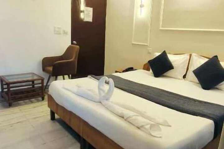 Room 2 of 9