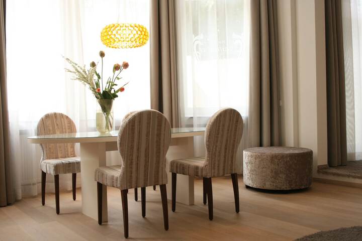 Dining Photos