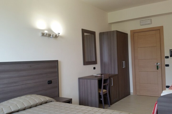 Room 11 of 39