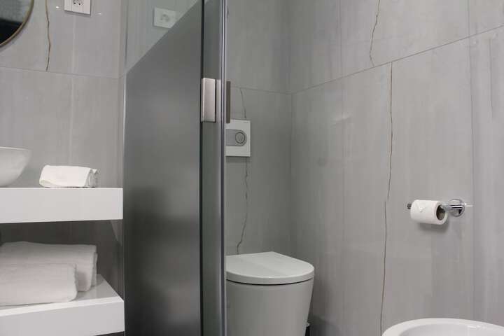 Room 15 of 24