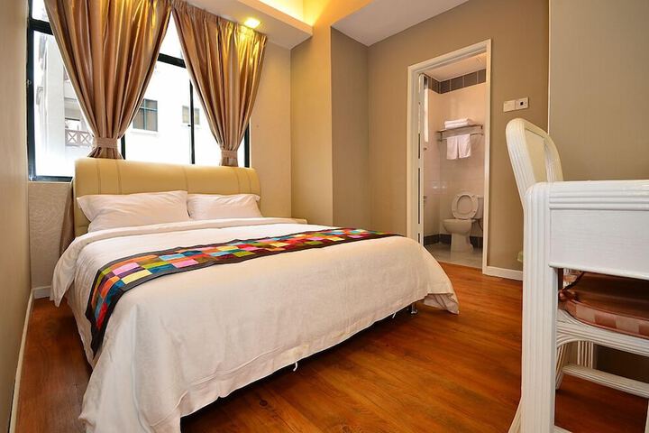 Room 4 of 48
