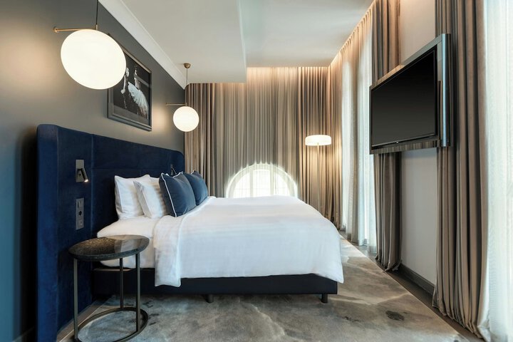 Room 43 of 107