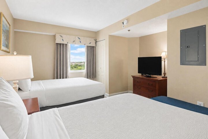 Room 33 of 164