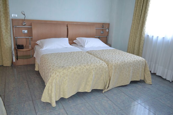 Room 5 of 91