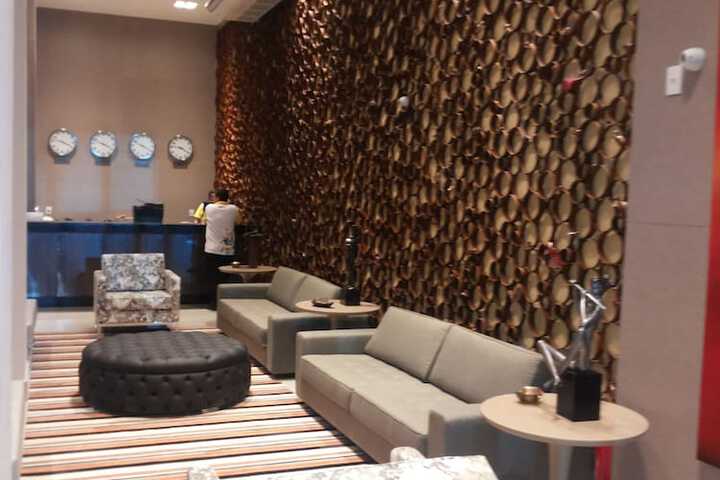 Entrance & Lobby