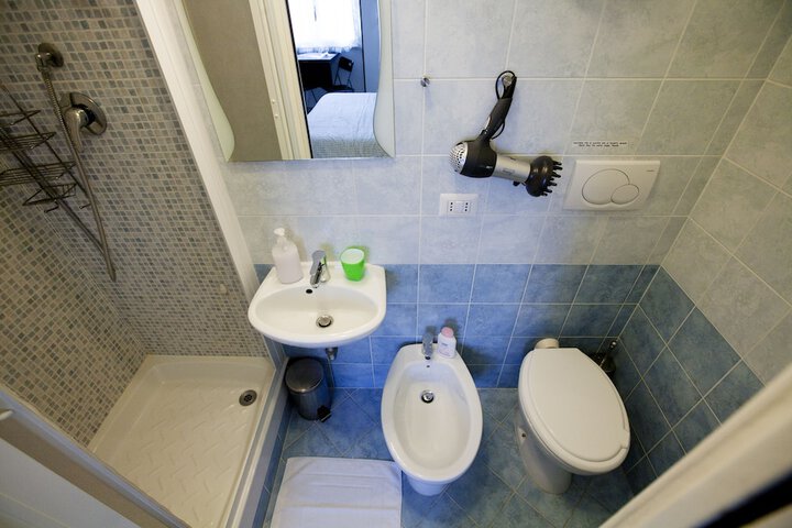 Room 10 of 23